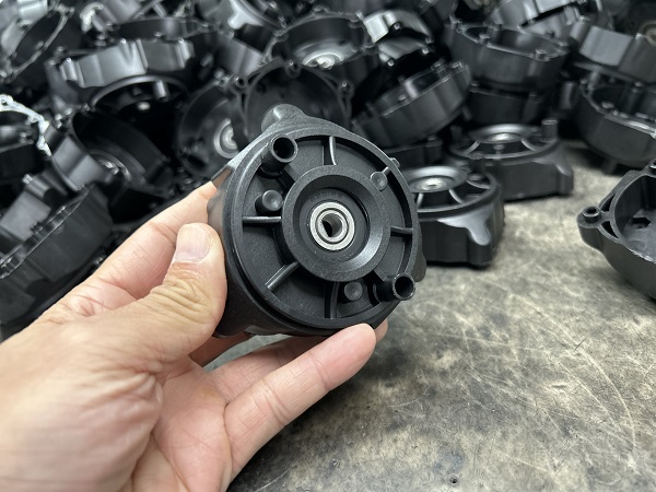 Θα μεταφέρουμε όλα αυτά τα καλούπια πλαστικής έγχυσης στο νέο εργοστάσιο του Βιετνάμ.